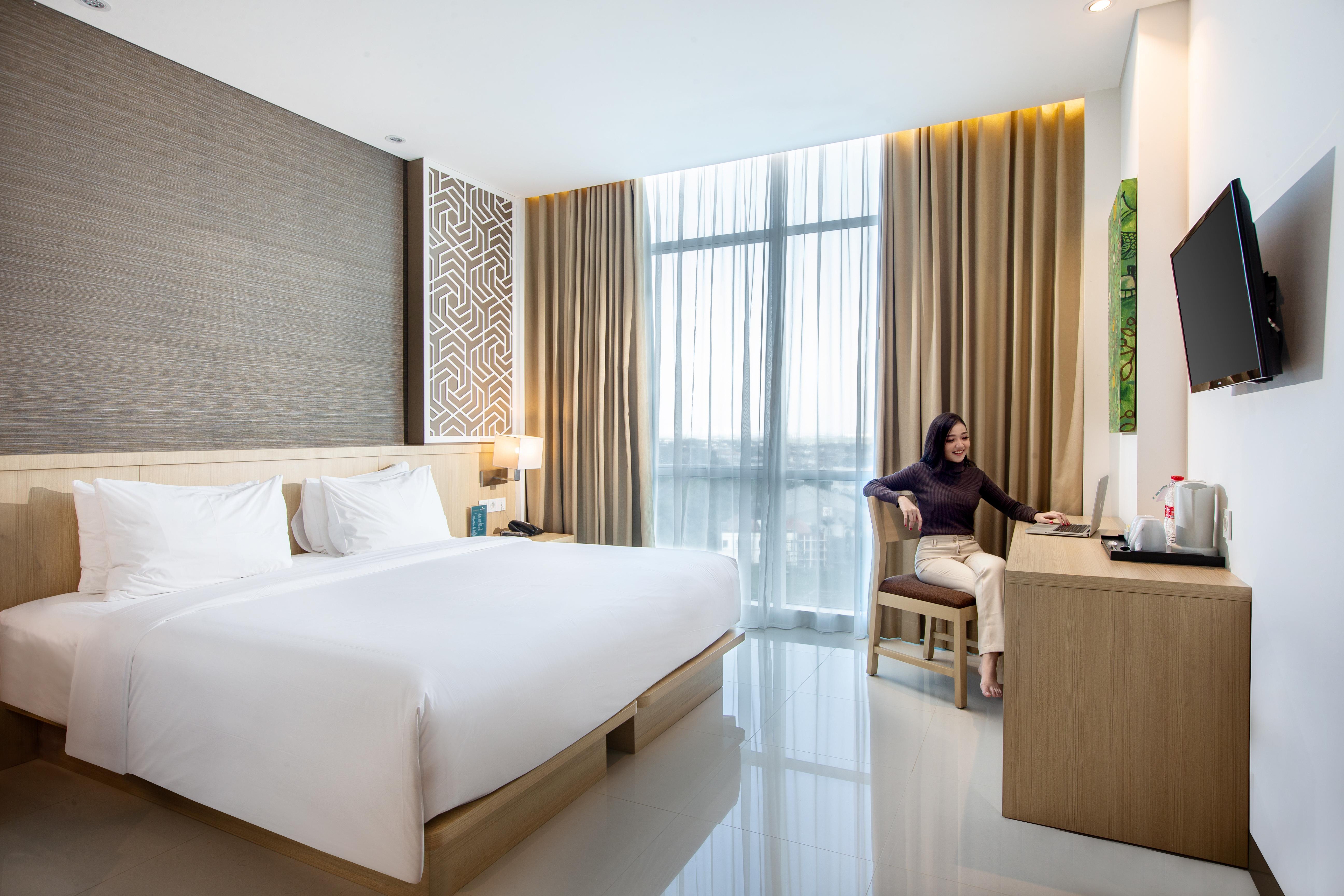 Hotel Santika Gresik Экстерьер фото